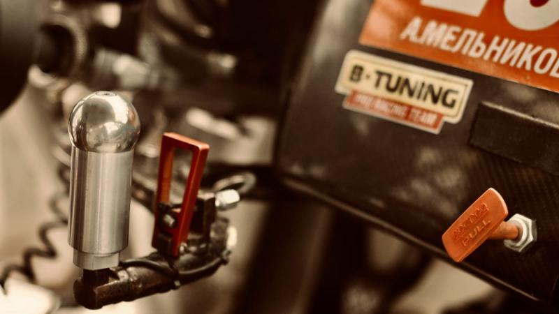 Пилот Артемий Мельников гоночной команды B-Tuning стартует под № 20 в...